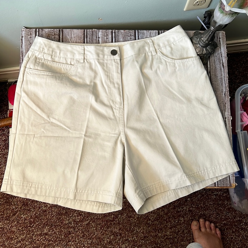 Vintage petite sophisticate 90s pleated high waisted khaki mom shorts 14 34".b4